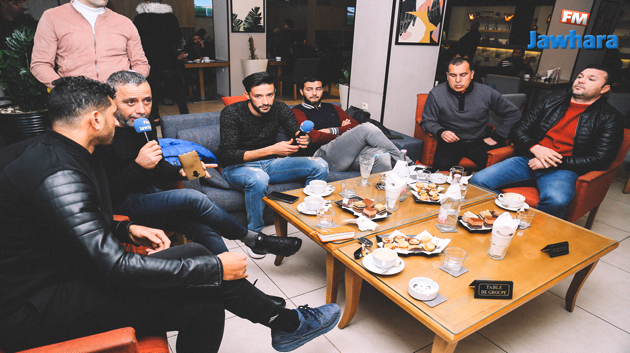 متابعة مباراة النجم الرياضي الساحلي و الرجاء المغربي من L'instant Café 
