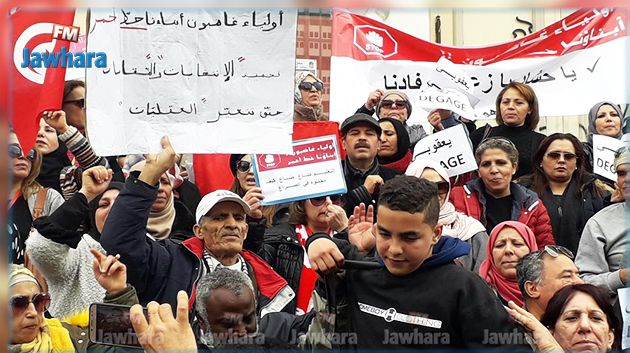 أمام المسرح البلدي : الأولياء يحتجون بعد حرمان أبناءهم من اجتياز الامتحانات