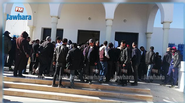 بن قردان : التجار يحتجون على منعهم من إستيراد السلع من ليبيا‎