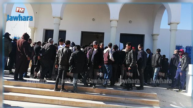 بن قردان : التجار يحتجون على منعهم من إستيراد السلع من ليبيا