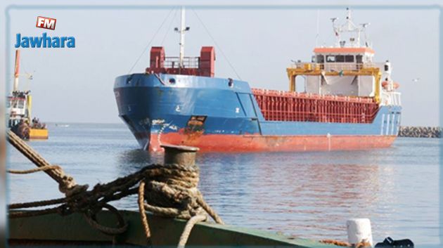 إنقاذ سفينة تجارية من الغرق في سواحل قابس