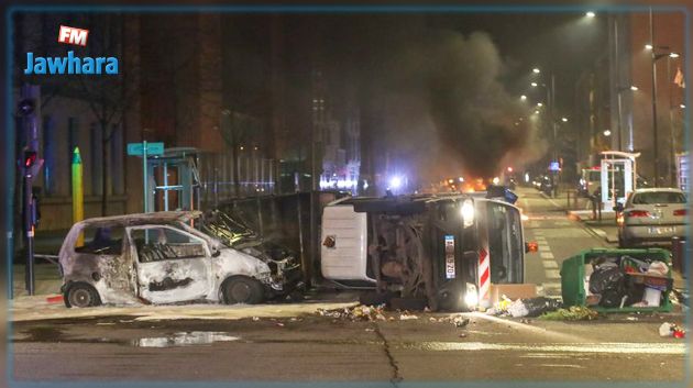 حرق عشرات السيارات في مواجهات بين الشرطة ومحتجين جنوب فرنسا