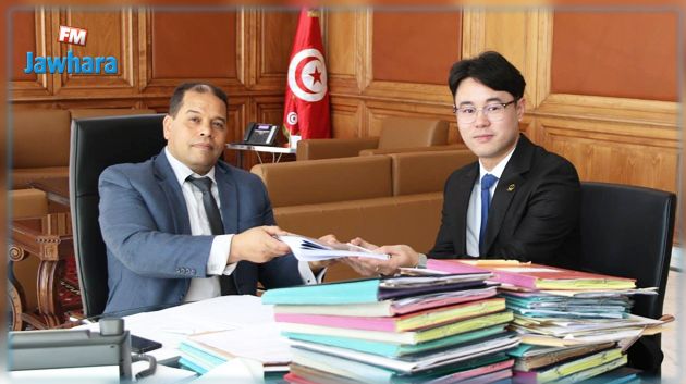وزير أملاك الدولة يتسلم الدراسة الأولية لمشروع الخط الحديدي قابس - مدنين - ميناء جرجيس 