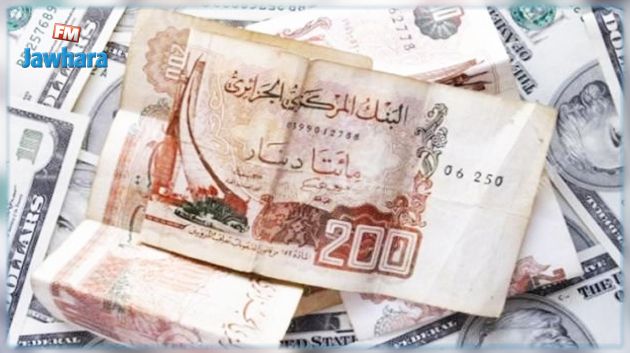 الدينار الجزائري يتقهقر إلى مستوى قياسي