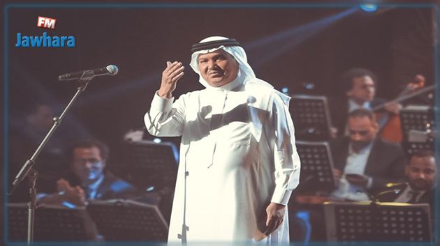موقف محرج لمحمد عبده على المسرح (فيديو)