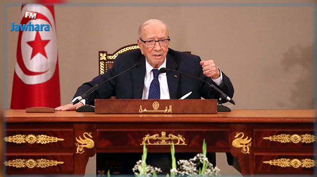 رئيس الجمهورية يدعو إلى تحوير الدستور وايقاف