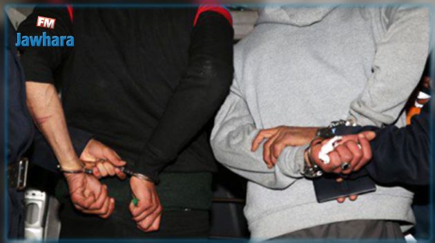 القبض على 5 أشخاص من أجل الاعتداء بالعنف والاتجار بالمخدرات