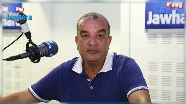 محتجون يعتدون على الممثل كمال التواتي