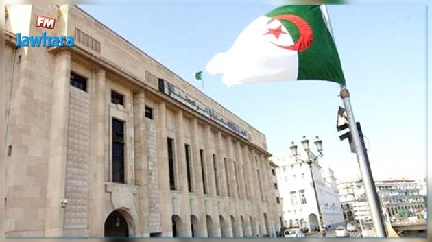 الجزائر: سجن قائد عسكري سابق ومذكرة إيقاف ضد آخر