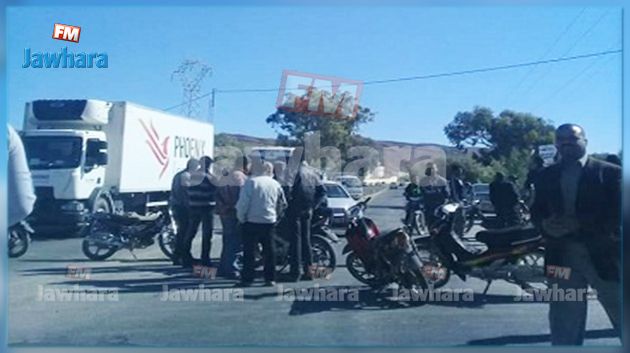 غلق الطريق الوطنية الرّابطة بين قفصة وتوزر