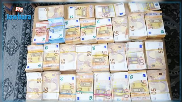 بن قردان : حجز مبلغ من العملة الاجنبية المهربة بقيمة مليون و877 ألف دينار 