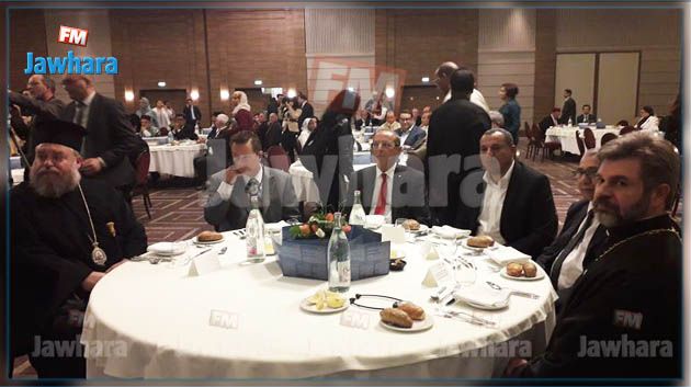 مائدة إفطار الأخوة الإنسانية تجمع بين مسلمين و مسيحيين و يهود