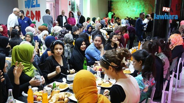 مائدة إفطار على شرف عدد من الإطارات و العاملين بمؤسسة ليوني بالمسعدين