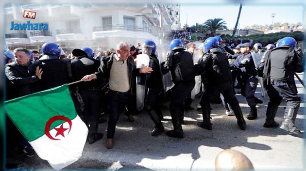 الجزائر : اعتقالات في صفوف المتظاهرين