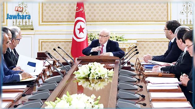 التمديد في حالة الطوارئ لمدة شهر