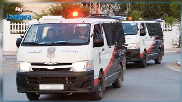 هرقلة : القبض على منحرف تعمد الإعتداء على عائلة وتهديدها