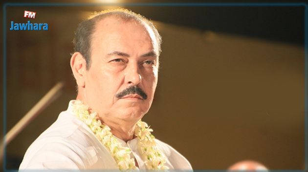 الفنان لطفي بوشناق ينفي توقيعه على عريضة الاستفتاء الموجهة لرئيس الجمهورية 