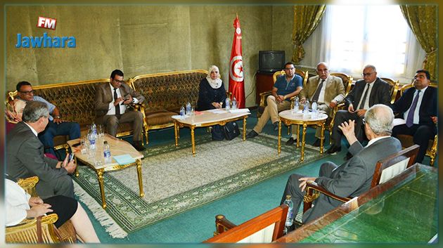 النّظر في إمكانية عقد دورة استثنائية خلال العطلة البرلمانية