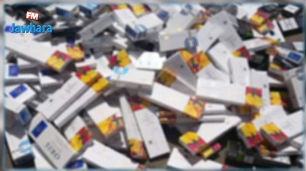 حجز 8700 علبة سجائر مهربة داخل شاحنة تبريد