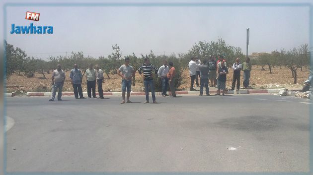 غلق الطريق الوطنية الرابطة بين قفصة والقصرين