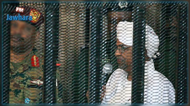 الصور الأولى من محاكمة الرئيس السوداني المعزول عمر البشير