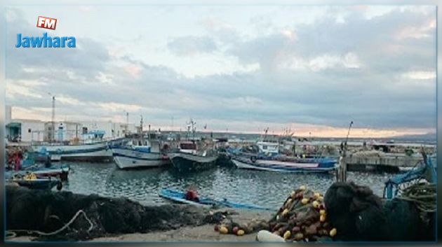 اعادة فتح ميناء الصيد البحري بالهوارية بعد غلقه من طرف صيادين