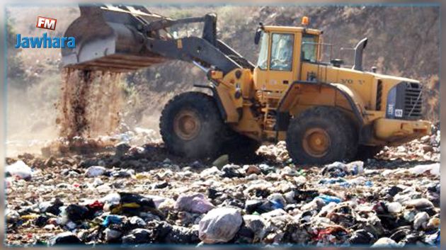 قضية النفايات المسرطنة : ايقاف مندوب الفلاحة و7 من موظفيه 