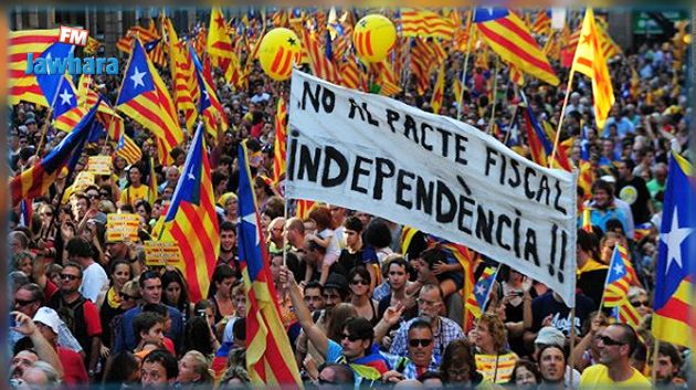 برشلونة : اشتباكات بين المحتجين الانفصاليين والشرطة الإسبانية