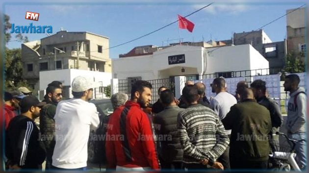 وقفة احتجاجية أمام بلدية بوشراي