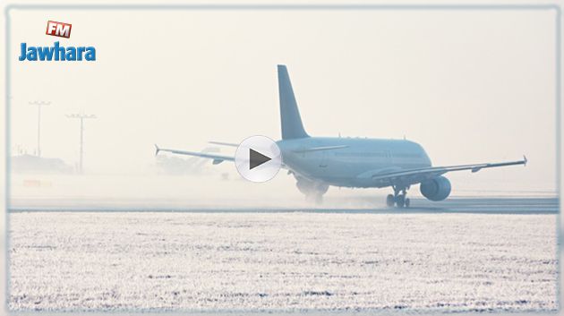 تلاعب الثلوج بطائرة أثناء هبوطها.. فيديو يوثق لحظات الرعب 