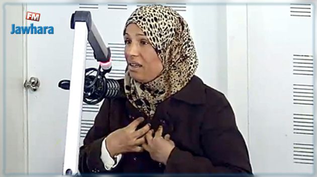 عاملة نظافة بمدرسة تطلب تسوية وضعيتها المهنية