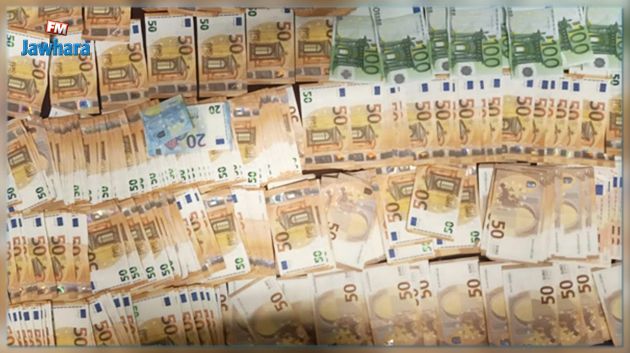 المعبر الحدودي بحزوة : حجز 47 ألف أورو معدة للتهريب نحو الجزائر
