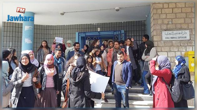 بعد إتهامه بالتحرش : قرار بإيقاف الأستاذ بدار المعلمين العليا عن العمل وهذه التفاصيل 