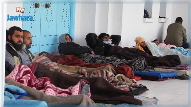 معتصمون بمقر ولاية تطاوين يدخلون في إضراب جوع 