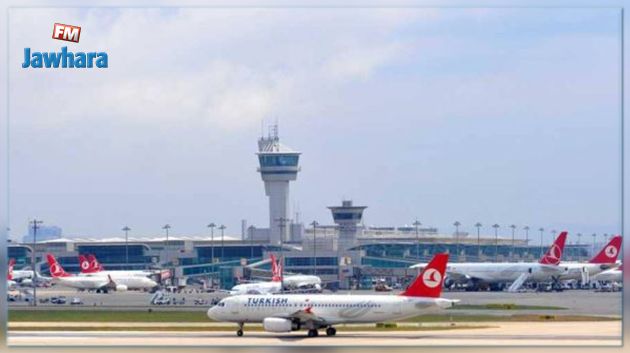 تعليق الرحلات في مطار باسطنبول بعد تخطي طائرة المدرج