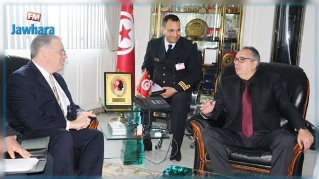 التعاون العسكري محور لقاء وزير الدفاع بالنيابة بسفير الولايات المتحدة بتونس