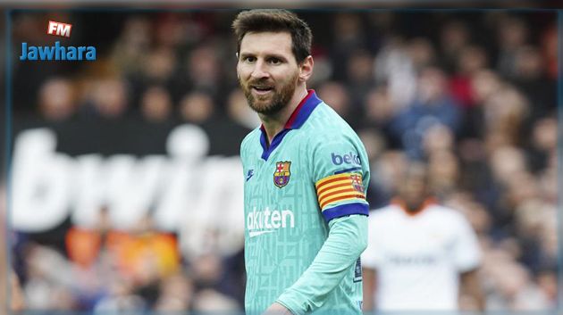 ميسي يواصل المشوار مع برشلونة بشرط التوقيع السنوي