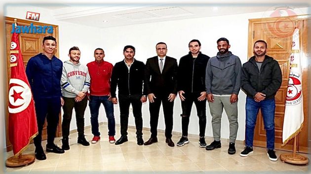 رئيس الجامعة يجتمع بمدرب الافريقي و ثلة من اللاعبين