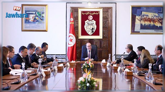 رئيس الحكومة يشرف على مجلس وزاري مضيّق