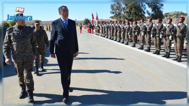وزير الدفاع الوطني يزور الفوج 11 مشاة ميكانيكية بالقصرين