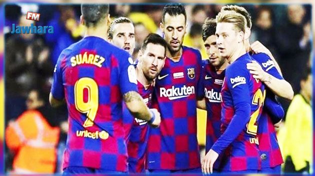 برشلونة يضغط على لاعبيه بالقانون للتخفيض في اجورهم