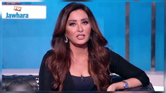 لطيفة العرفاوي تتكفل بعودة 55 تونسيا عالقين بمصر ( صورة و فيديو)