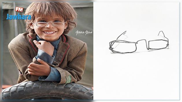 طفل يمني يعرض نظارته التي صنعها في مزاد الكتروني لشراء كسوة العيد.. فكانت المفاجأة 