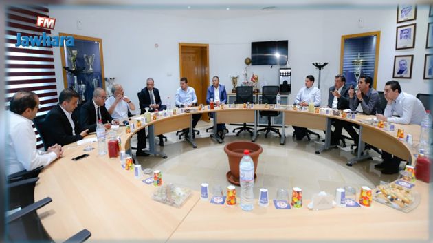 أهم ما ورد في اجتماع رئيس الجامعة بثلة من أبناء النادي الإفريقي وبحضور رئيس اللجنة المستقلة للإنتخابات للجامعة