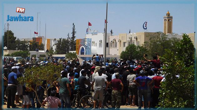 تطاوين: وقفة احتجاجية للمطالبة بإطلاق سراح الناطق بإسم اعتصام الكامور