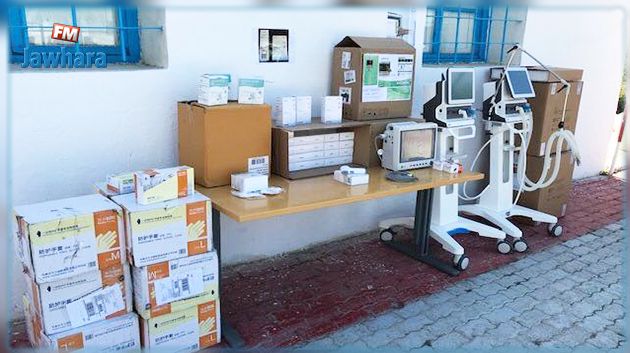 فرنسا تسلم تونس شحنة رابعة من المساعدات الطبية لمجابهة فيروس كورونا