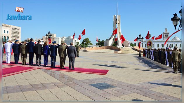 موكب رفع العلم بساحة القصبة بمناسبة الذكرى 64 لانبعاث الجيش الوطني
