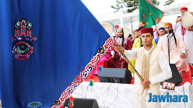 جوهرة شو من فضاء الجوهرة الزرقاء L'Emeraude Bleue