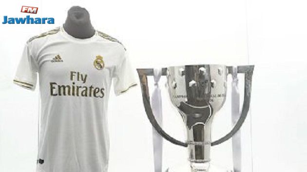 بعد تتويجه بلقب الليغا : كأس الدوري الإسباني يصل متحف ريال مدريد