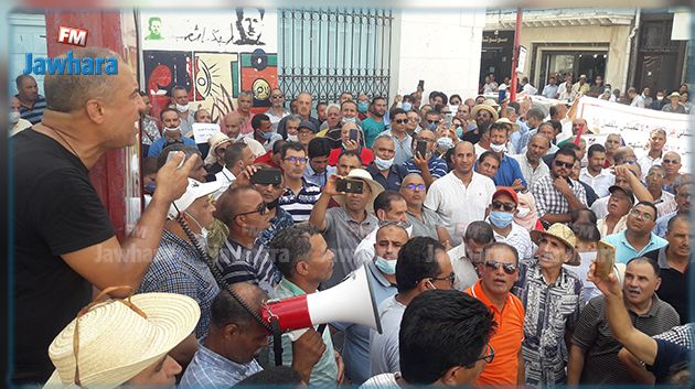 نقابيون يحتجون ضدّ مشروع تنقيح الفصل 20 من القانون الأساسي لاتحاد الشغل